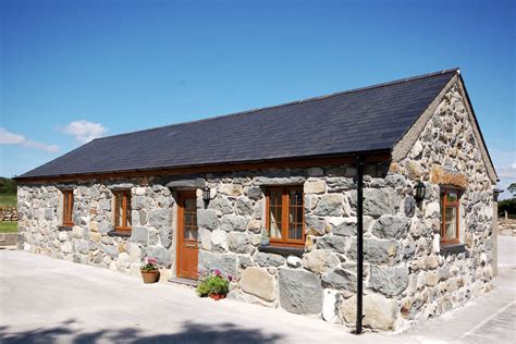 Summer Offer at Barn Conversion Llyn Peninsula | Dioni Holiday Cottages