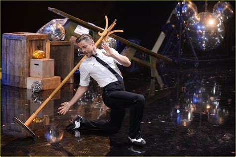 Derek Hough Dances Solo for the First Time in 23 Years on 'DWTS' Finale ...