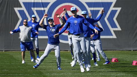 Chicago Cubs, White Sox start Spring Training with many new faces