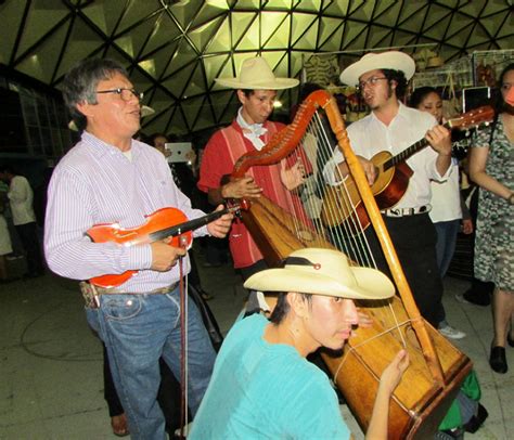 La brújula del canto: El universo sonoro de la música tradicional mexicana