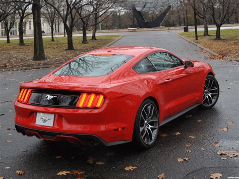 Fotos de Ford Mustang Coupe 2014