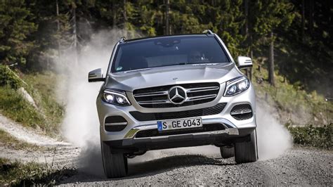 Hands-on review: Mercedes-Benz GLE 500e, Merc's new plug-in monster | T3