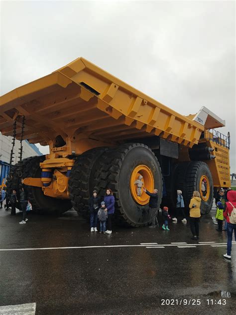 BELAZ 75710 - World's largest Dump Truck | Page 4 | SkyscraperCity Forum