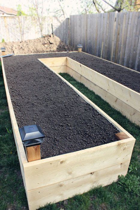 Créer un potager en carré soi-même : 11 modèles à recopier | Building a raised garden, Raised ...