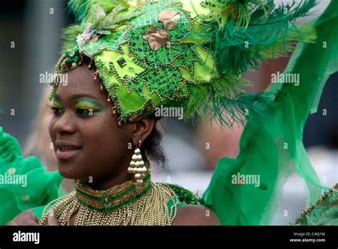 Outfits worn participant parade avenue through music hi-res stock photography and images - Alamy