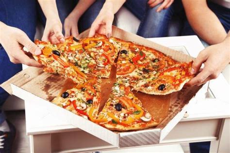 Takeaway Pizzas | Restaurants in Derbyshire This Bank Holiday | The Lion