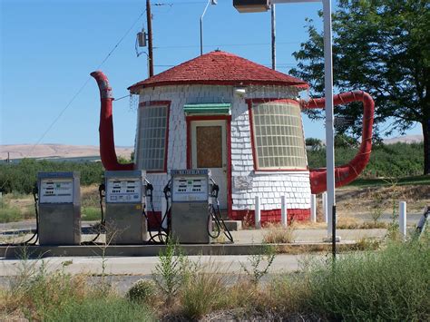 Built in the shape of a teapot in 1922, the Yakima WA Teapot Dome gas station symbolized the ...