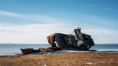 How Gigantic Ships Ended Up In The Middle Of The Uzbekistan Desert