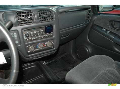 Graphite Gray Interior 2000 Chevrolet Blazer LS Photo #38722891 | GTCarLot.com