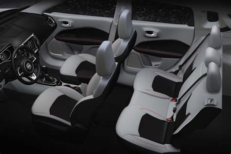 2021-jeep-compass-interior-feature-explore-inner-beauty_ - Devon Chrysler Dodge Jeep Ram