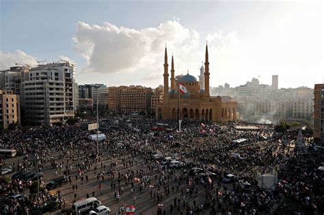 Thousands take to the streets in Beirut in wake of hellish explosion - Good Morning America