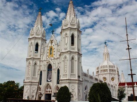 Velankanni Church in Tamil Nadu: History, Architecture, Timings, Entry ...