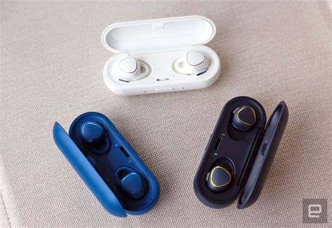 Samsung's new smart earbuds track your steps and heart rate | Engadget ...