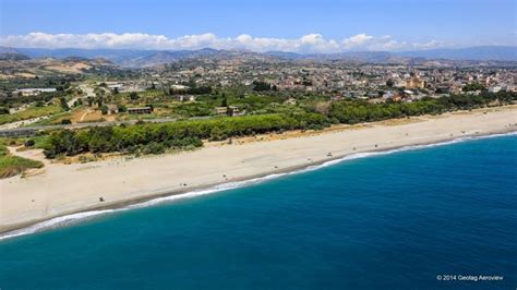 Italy, Calabria, Reggio Di Calabria, Spiaggia di Locri - TRIPinVIEW