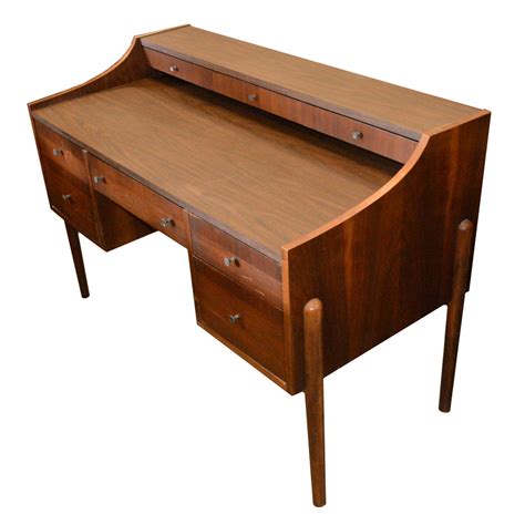 Mid Century Modern Desk by Flanders | EBTH