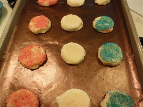 Peanut Life Adventures: Colored Sugar Cookies