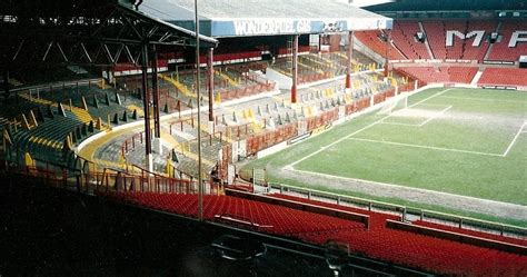 The Stretford Enders: Pictures Of The Old Stretford End