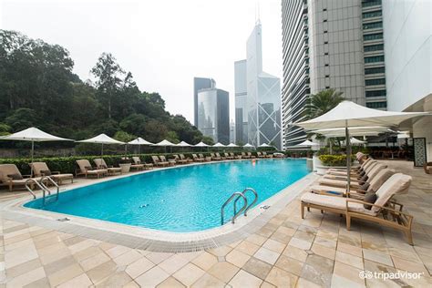 Island Shangri-La, Hong Kong Pool Pictures & Reviews - Tripadvisor