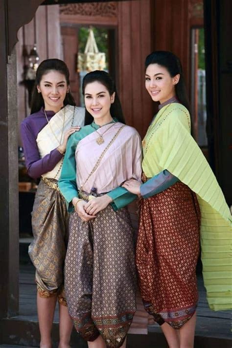 Chut Thai: Experience the Beauty and Elegance of Thailand's Traditional Dress - Thai Holidays