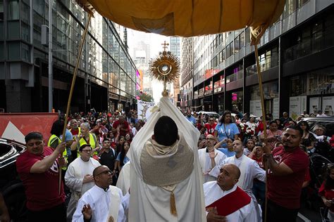 Processions' public witness expresses National Eucharistic Revival's ...