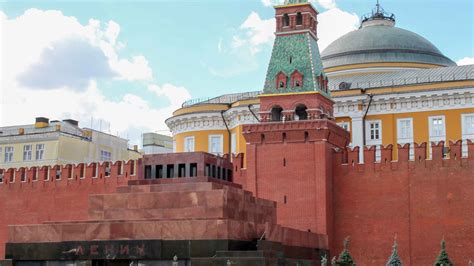 Lenin's Mausoleum, Moscow - Book Tickets & Tours | GetYourGuide