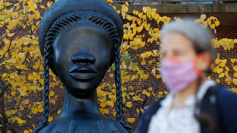 Massive Simone Leigh sculpture now greets University of Pennsylvania students | WCTI