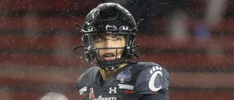 Cincinnati Quarterback Desmond Ridder Will Return For The 2021 Season ...