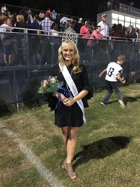 Timmons crowned East Clarendon High School Homecoming Queen | Manning Live