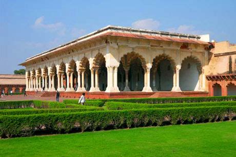 Agra Overnight Tour with Taj Mahal and fatehpur Sikri - Taj Golden ...