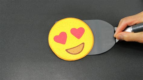 Pancake Art - Emoji (Heart Eyes) by Tiger Tomato - YouTube