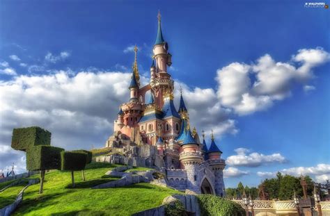 Disneyland, Castle, Rapunzel - For desktop wallpapers: 2048x1347