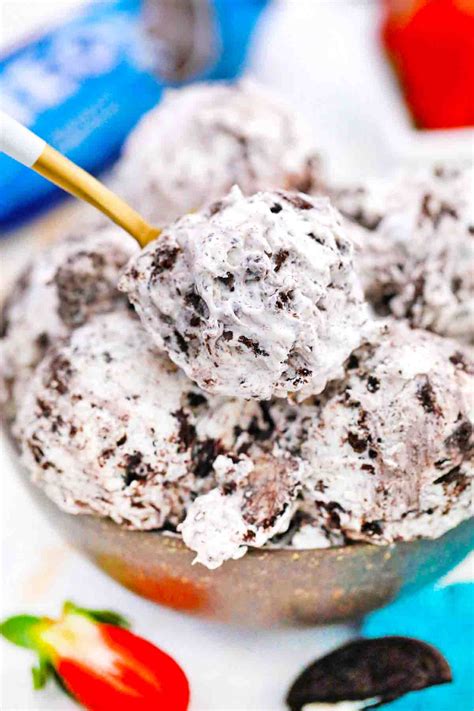 3 Ingredient Oreo Ice Cream Recipe - Sweet and Savory Meals