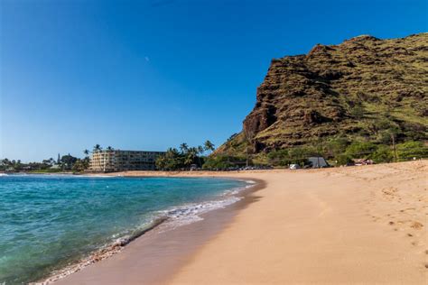 Makaha Beach - LAURALOHA TRAVEL