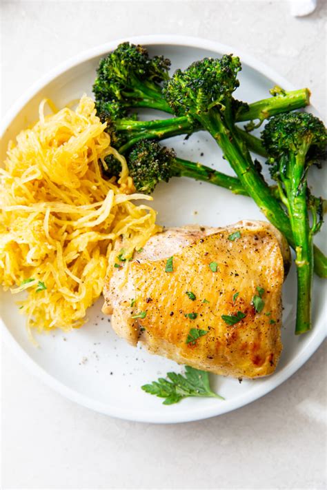 Easy Garlic Broiled Chicken Thighs - Lara Clevenger