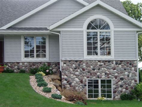 Wisconsin River Rock | Manufactured Stone for Walls | Cast Natural Stone Veneer