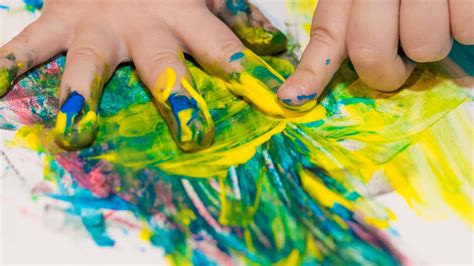 (DIY) Non-Toxic Finger Paint Recipes So Easy a Kid Could Do It