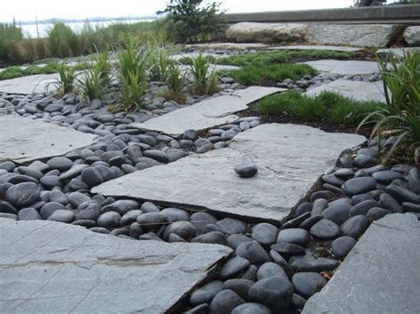 5 Easy DIY Landscaping Ideas With Flagstone