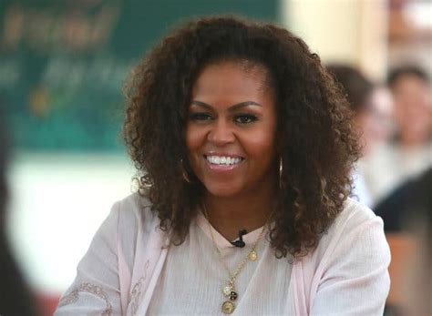 Michelle Obama's Book 'Becoming' to Be a Netflix Documentary - The New York Times