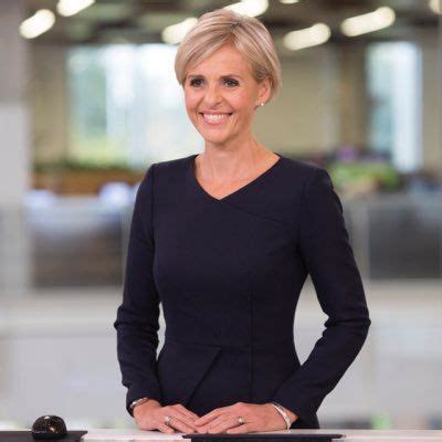 Anna JonesCompte certifié @AnnaJonesSky Sky News Presenter. journalist https://twitter.com ...