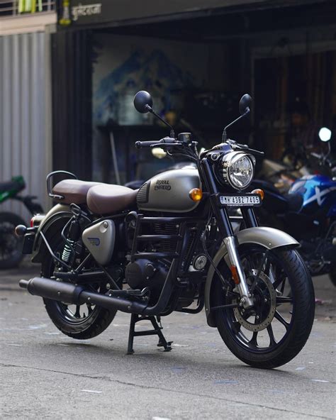 Royal Enfield Classic 350 Reborn (2022) – Bulletraja