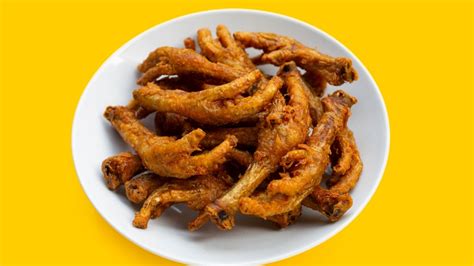 Fried Chicken Feet Are The Deliciously Crunchy Bar Snack You've Been ...