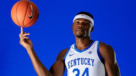 Kentucky Wildcats Unveil New Basketball Uniforms – SportsLogos.Net News