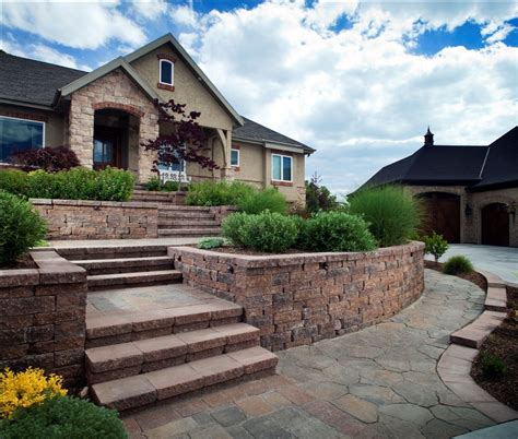 Belgard’s Best for Creating a Retaining Wall | Retaining wall, Patio ...