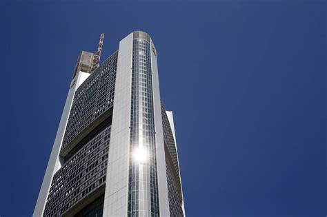 Samsung Group Units to Buy Germany’s Tallest Building - WSJ