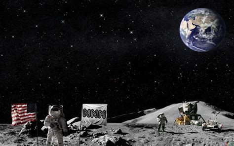 🔥 [90+] Astronaut on the Moon Wallpapers | WallpaperSafari