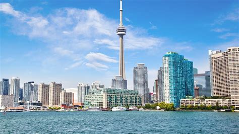 Hotels near CN Tower (Toronto) from C$ 33/night - KAYAK