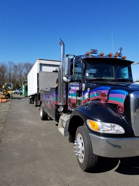 Find Tow Trucks Near Me – Local Heavy Duty Tow Trucks in Connecticut 860-398-2867