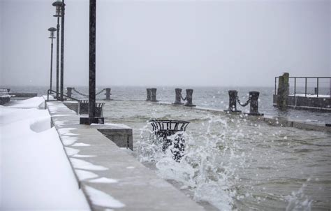 Photos: Mass. residents dig out after blizzard conditions, heavy ...