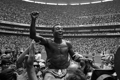 King Pelé, legend of world football, has died aged 82