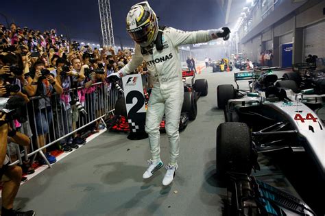 F1: Hamilton wins in Singapore with Vettel out | ABS-CBN News